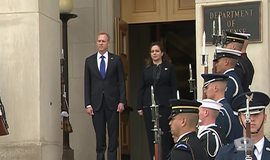 Sekretari amerikan i Mbrojtjes reagon për humbjen e jetës së dy efektivëve shqiptarë Sekretari amerikan i Mbrojtjes reagon për humbjen e jetës së dy efektivëve shqiptarë