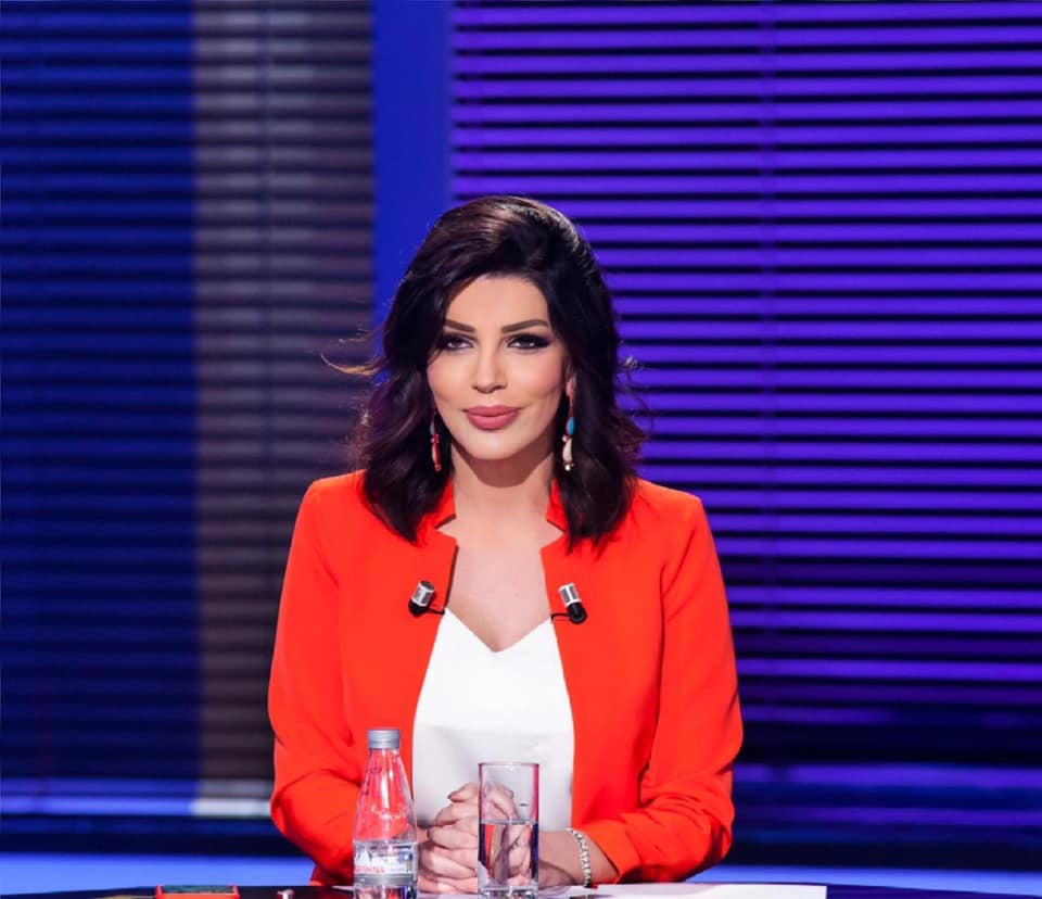 Sonila Meço sulmon ambasadorët dhe Lleshaj: S’duhet të fokusohen tek d.huna… ministri nuk mund të akuzoj Bashën për 4 v.rasjet më 21 Janar Sonila Meço sulmon ambasadorët dhe Lleshaj: S’duhet të fokusohen tek d.huna… ministri nuk mund të akuzoj Bashën për 4 v.rasjet më 21 Janar