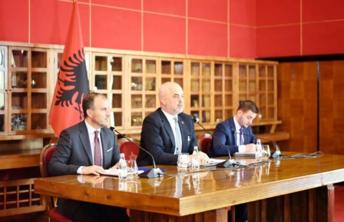 Ambasadori i BE për rekomandimin e negociatava: Shqipëria ka arritur një gur të rëndësishëm kilometrik, keni ndërmarrë reforma të paprecedenta