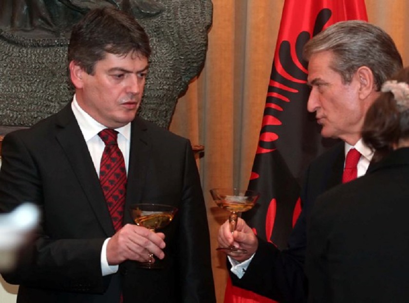 Bamir Topi: Si e gjeta Berishën të strukur dhe të përlotur në 1997?! Bamir Topi: Si e gjeta Berishën të strukur dhe të përlotur në 1997?!