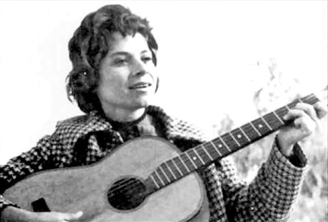 Rikthim në nostalgji. Këngët shqiptare të viteve ’70-’80 (Video) Rikthim në nostalgji. Këngët shqiptare të viteve ’70-’80 (Video)