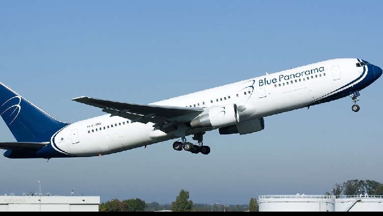 Frikë dhe panik gjatë fluturimit Tiranë-Romë: Shqiptari rreh babain dhe k.ërcënoi me a.rmë udhëtarët Frikë dhe panik gjatë fluturimit Tiranë-Romë: Shqiptari rreh babain dhe k.ërcënoi me a.rmë udhëtarët