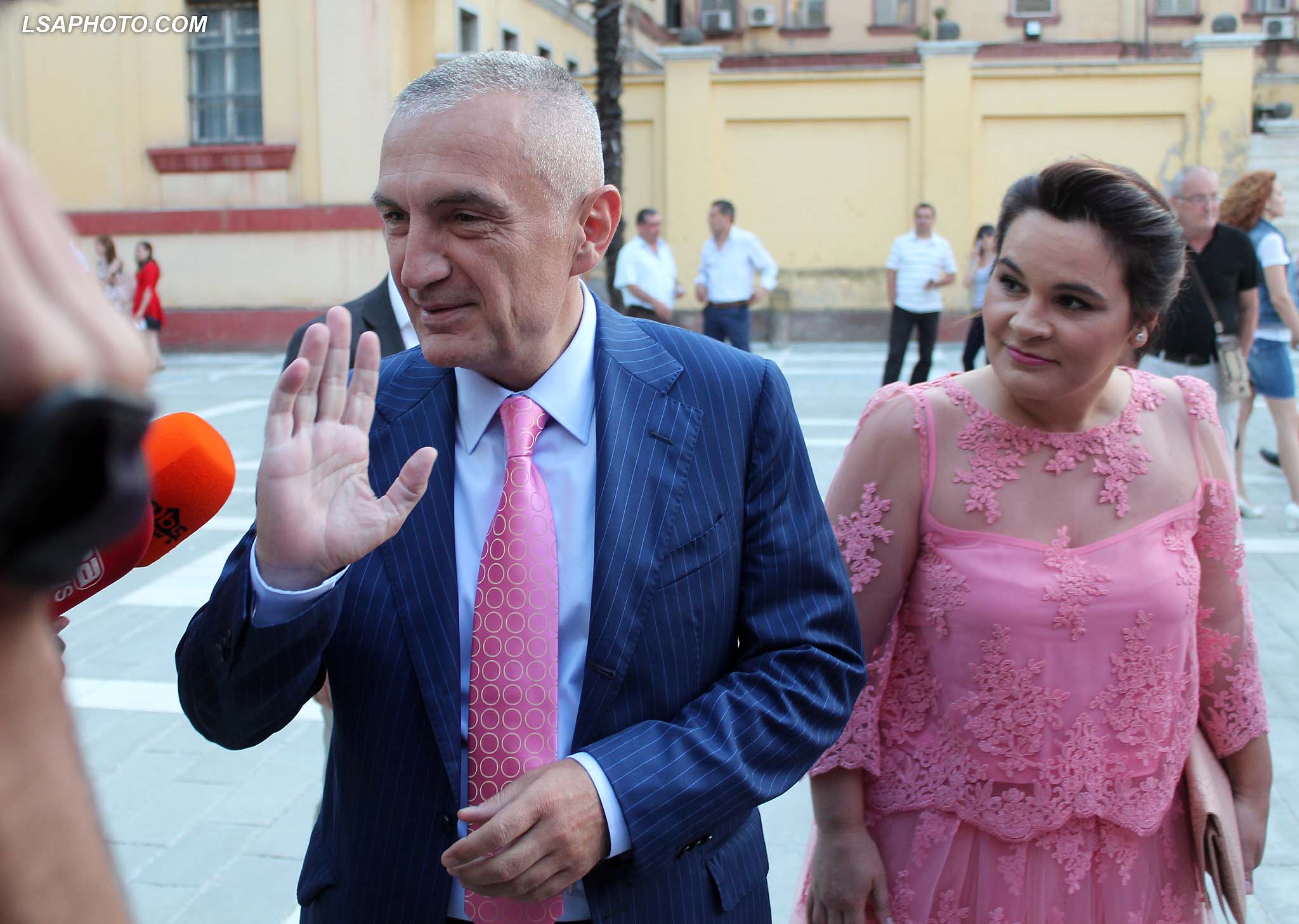 Rama paralajmëron Metën 6 ditë para zgjedhjeve: “Ata që bëjnë namin i ke në shtëpi”!