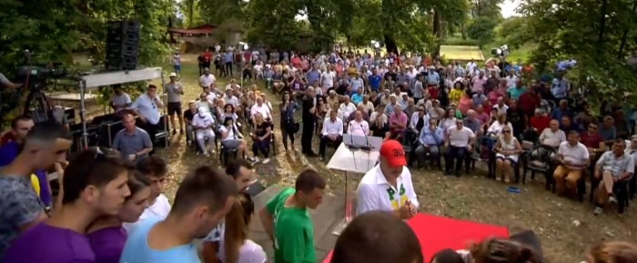 E papritur! Gruaja “shtang” Edi Ramën në mes të takimit ndërkohë që po fliste për Bashën E papritur! Gruaja “shtang” Edi Ramën në mes të takimit ndërkohë që po fliste për Bashën