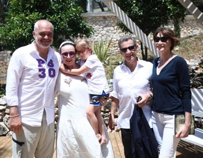 Ja çfarë çfarë i tha Ramës ish-presidenti francez për Shqipërinë, pas mbrëmjes në Butrint! Ja çfarë çfarë i tha Ramës ish-presidenti francez për Shqipërinë, pas mbrëmjes në Butrint!