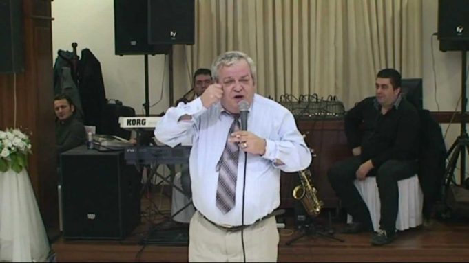 Besa, besniku i skenës së humorit Besa, besniku i skenës së humorit