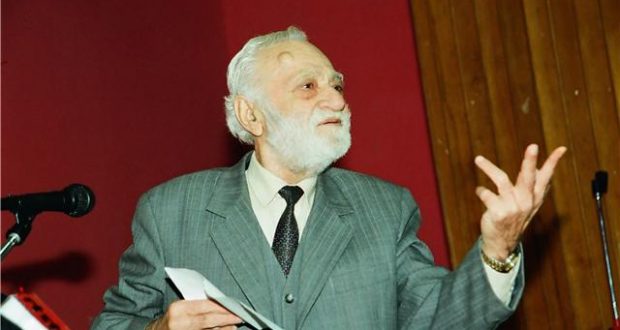 Kur Kadri Roshi interpretonte borgjezin kinez! Kur Kadri Roshi interpretonte borgjezin kinez!