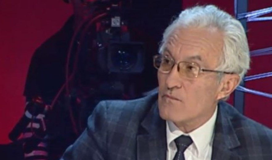 “A t’ka ra najher kali në shkelm në fëmijëri”?! Analisti befason deputetin “kaubojs pa kalë” Gjuzin “live”