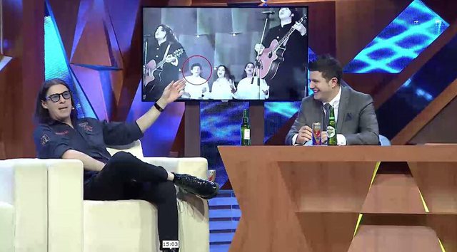 Këngëtari i njohur i nxjerr “të palarat” Ermalit: Filloi të qante, sa u zura me të dashurën për fajin tënd Këngëtari i njohur i nxjerr “të palarat” Ermalit: Filloi të qante, sa u zura me të dashurën për fajin tënd