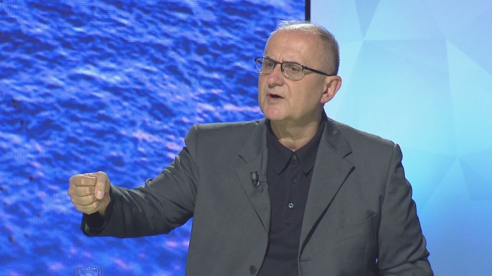 Vasali i kapur nga paranoja e “vizave”! Shikon ëndërr sikur SHBA i ka hequr vizën Ramës dhe i’a ka vënë Vasalit Vasali i kapur nga paranoja e “vizave”! Shikon ëndërr sikur SHBA i ka hequr vizën Ramës dhe i’a ka vënë Vasalit