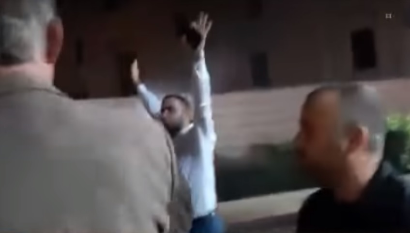 Protestuesit përplasen me Gazment Bardhin: A na thatë që do bjeri Rama sot?