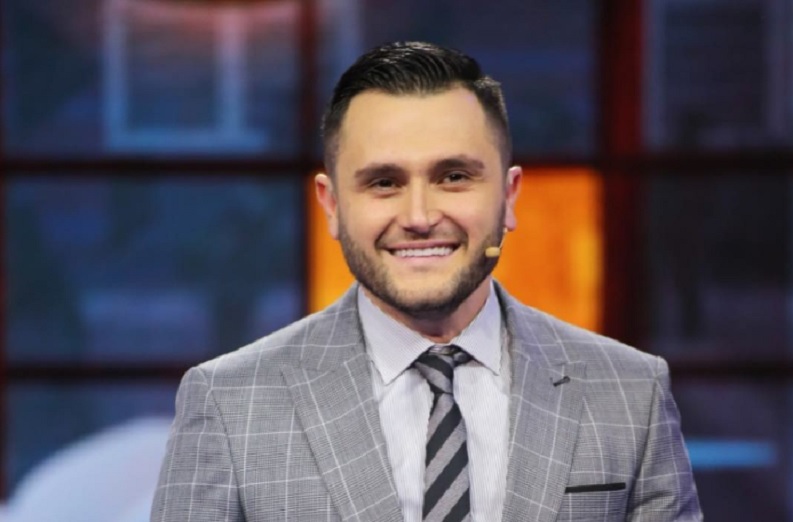 VIDEO/ Do shkriheni së qeshuri me këtë video: Besit i bien nga dora lodrat e vajzës, desh thyen qafën që t’i kapë!