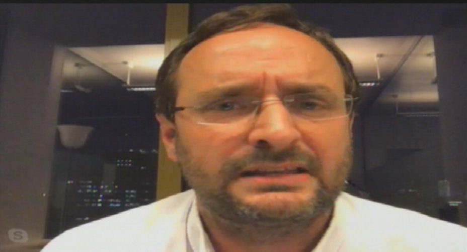 Dy standartet e gazetarit Peter Tiede mbi transportin e zgjedhësve: Rasti shqiptar, dhe ai amerikan e gjerman Dy standartet e gazetarit Peter Tiede mbi transportin e zgjedhësve: Rasti shqiptar, dhe ai amerikan e gjerman