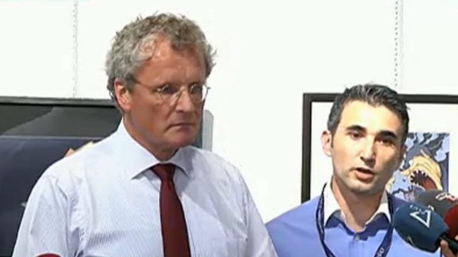 Këshilla e ambasadorit Borchardt për qeverinë dhe opozitën! Këshilla e ambasadorit Borchardt për qeverinë dhe opozitën!