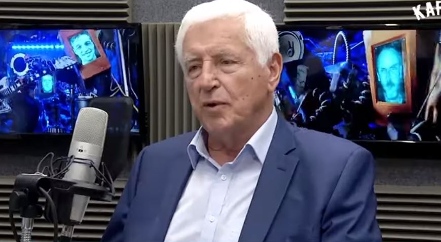 Edhe këtë e la me pasoja Berisha! Neritani i penduar që mallkoi shqiptarët, bën priftin e fshatit: I ç’mallkoj të gjithë ata që… Edhe këtë e la me pasoja Berisha! Neritani i penduar që mallkoi shqiptarët, bën priftin e fshatit: I ç’mallkoj të gjithë ata që…