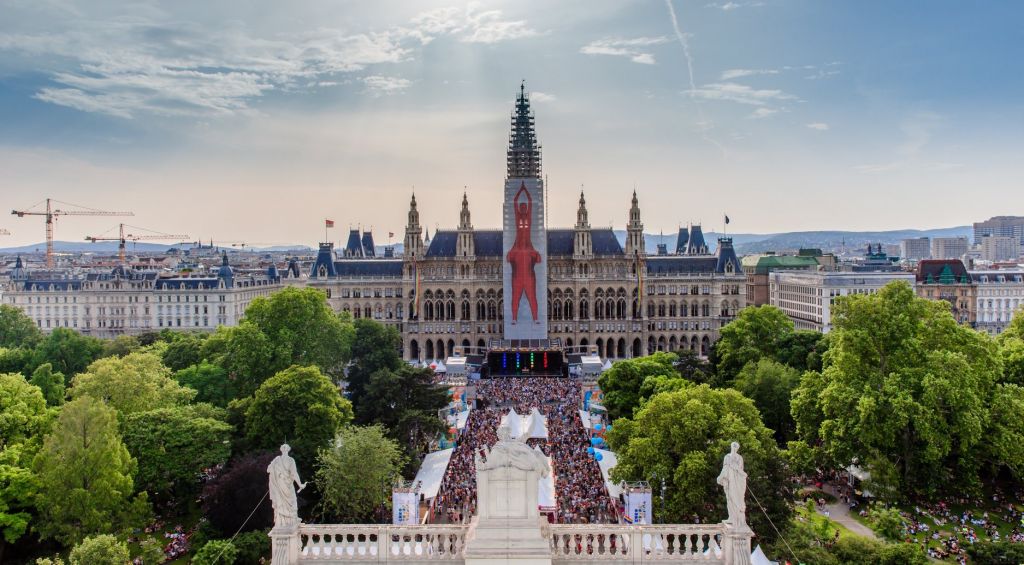Vjenë moj Vjenë, ç’më panë sytë në Europride! Vjenë moj Vjenë, ç’më panë sytë në Europride!