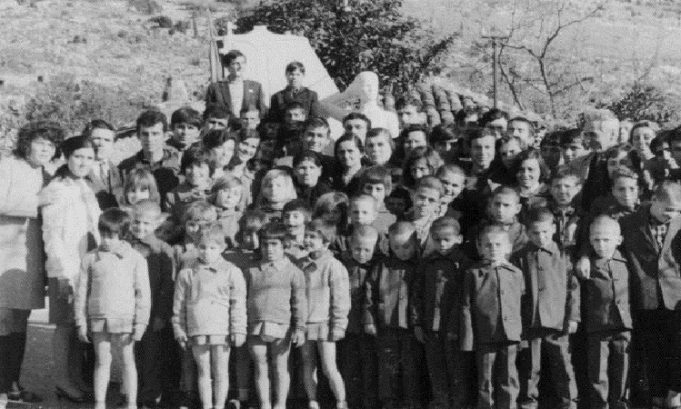 Jetimja e harruar! Historia e Xhuliana Lulit një klithm për gjithë foshnjet e braktisura! Jetimja e harruar! Historia e Xhuliana Lulit një klithm për gjithë foshnjet e braktisura!