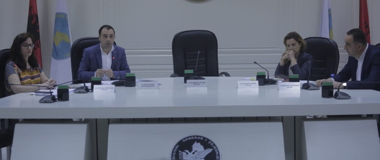 Merren në mbrojtje 4 anëtarët e KQZ që votuan kundër dekretit të Presidentit Ilir Meta për anulimin e zgjedhjeve Merren në mbrojtje 4 anëtarët e KQZ që votuan kundër dekretit të Presidentit Ilir Meta për anulimin e zgjedhjeve