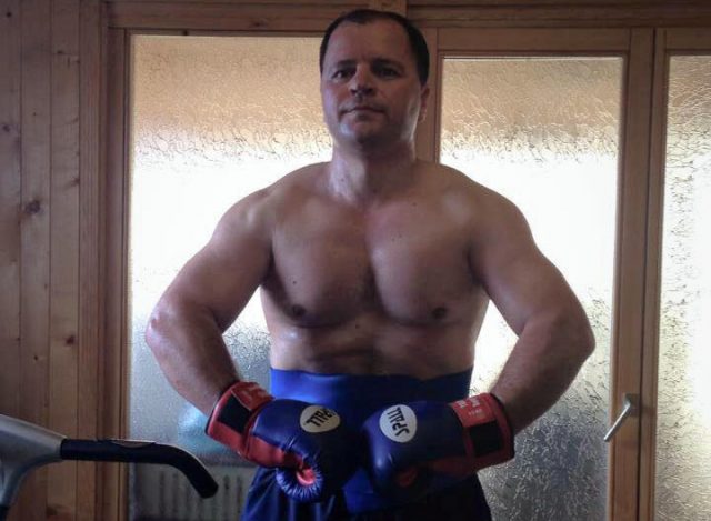 “O burgaxhi”! Përplasje e ashpër mes trafikantit të pasaportave Maliqi dhe avokatit Idajet Beqiri “O burgaxhi”! Përplasje e ashpër mes trafikantit të pasaportave Maliqi dhe avokatit Idajet Beqiri