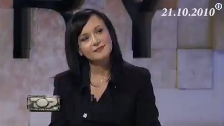 VIDEO/ Linda Rama publikon pamjet e 2010-ës: Unë gjithmonë kam votuar! Të votosh është një e drejtë e rëndësishme VIDEO/ Linda Rama publikon pamjet e 2010-ës: Unë gjithmonë kam votuar! Të votosh është një e drejtë e rëndësishme