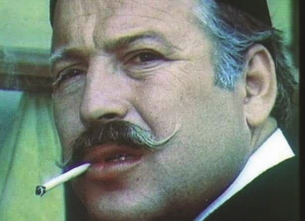 Rrëfimet e aktorit korçar Petrika Riza Rrëfimet e aktorit korçar Petrika Riza