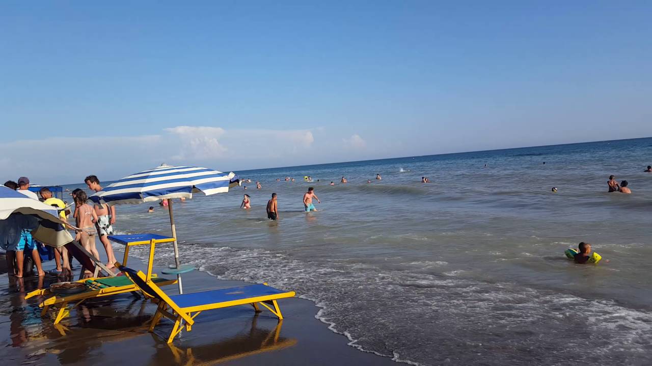 Po laheshin në det, i ndodh e papritura çiftit në plazhin e Velipojës Po laheshin në det, i ndodh e papritura çiftit në plazhin e Velipojës