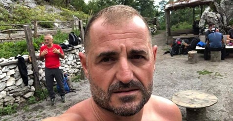 Çim Peka leksione “anglisht” opozitës se si duhet të sillet me ambasadorët: Tani, ikni e q***i!