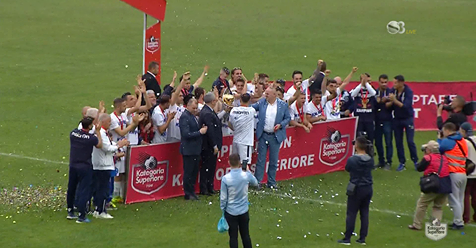 Kllounë politik që turpërojnë zgjedhësit: Kryebashkiaku në Kukës nuk dha leje tifozëve të festohet titulli i Kupës sepse ekipin e drejton kundërshtari politik Kllounë politik që turpërojnë zgjedhësit: Kryebashkiaku në Kukës nuk dha leje tifozëve të festohet titulli i Kupës sepse ekipin e drejton kundërshtari politik