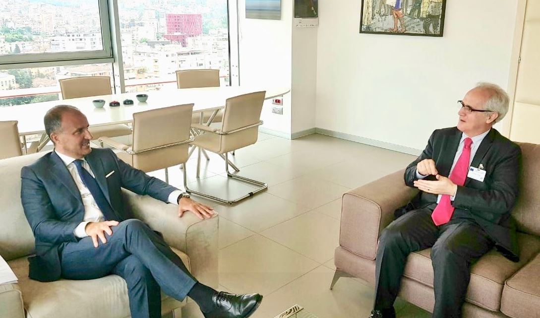 Shkarkimi i Ilir Metës çështje ditësh! Ndërkombëtarët vihen në lëvizje për të ngritur me urgjencë Kushtetuesen Shkarkimi i Ilir Metës çështje ditësh! Ndërkombëtarët vihen në lëvizje për të ngritur me urgjencë Kushtetuesen