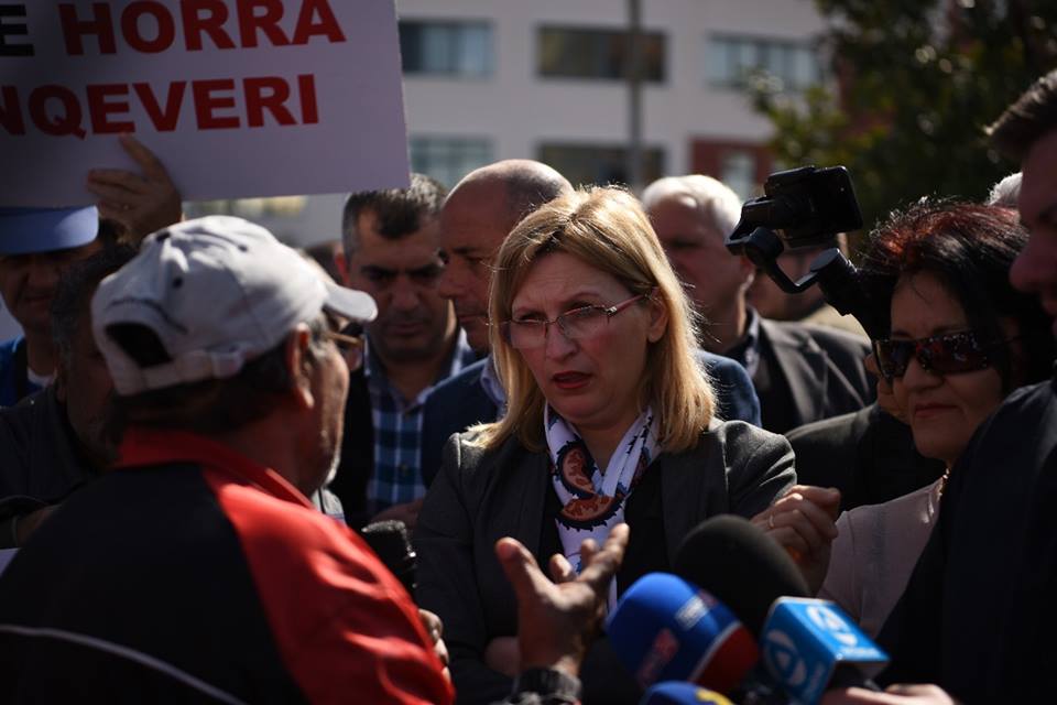 Jo më në emër të Klodianit! Jo më në emër të Klodianit!