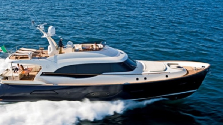 Roja bregdetare shpëton 8 serbë gjatë natës dhe jahtin e tyre që pësoi defekt Roja bregdetare shpëton 8 serbë gjatë natës dhe jahtin e tyre që pësoi defekt