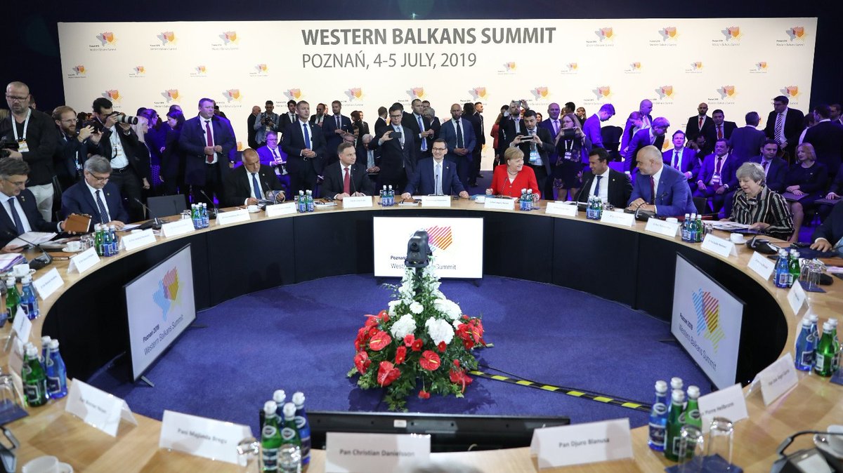 Lulzim Basha ky mashtrues ordiner : “Zero investime nga BE”! Publikohen faktet e rëndësishme për përfitimet e Shqipërisë Lulzim Basha ky mashtrues ordiner : “Zero investime nga BE”! Publikohen faktet e rëndësishme për përfitimet e Shqipërisë