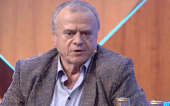 Bujar Asqeriu rrëfen historinë prekëse që fshihet pas emrit të tij të vërtetë Bujar Asqeriu rrëfen historinë prekëse që fshihet pas emrit të tij të vërtetë