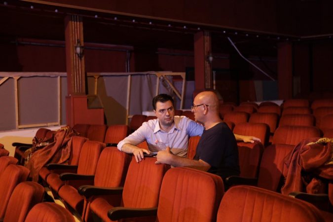 Teatri, si e ardhmja e Lulzim Bashës Teatri, si e ardhmja e Lulzim Bashës