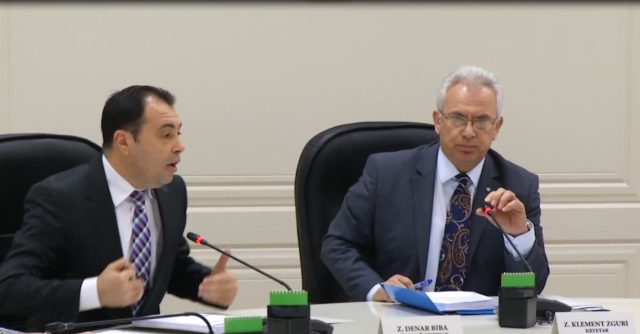 Zguri debate të forta në KQZ kërkon hapjen e kutive si kamikaz i SHQUP! Biba : Mua s’ka perëndi të më hedhë në erë jo ti…të fala Bardhit Zguri debate të forta në KQZ kërkon hapjen e kutive si kamikaz i SHQUP! Biba : Mua s’ka perëndi të më hedhë në erë jo ti…të fala Bardhit