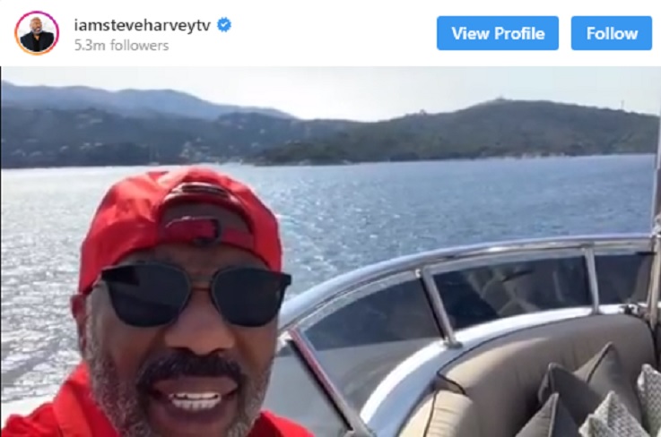 VIDEO/ Moderatori i famshëm amerikan Steve Harvey, zgjedh Shqipërinë për të kaluar pushimet
