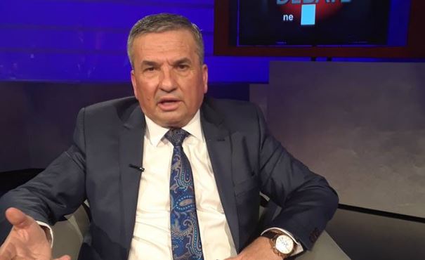 Idajet Beqiri paralajmëron lajmin e bujshëm nga SPAK për Sali Berishën pas “arrestit të shtëpisë” Idajet Beqiri paralajmëron lajmin e bujshëm nga SPAK për Sali Berishën pas “arrestit të shtëpisë”