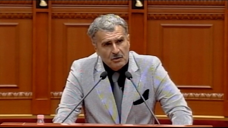 Deputeti Kujtim Gjuzi liston arsyet se pse duhet shkarkuar Ilir Meta: “Vodhi thesarin e Krrabës, urdhëroi v.rasjen e ambasadorit” Deputeti Kujtim Gjuzi liston arsyet se pse duhet shkarkuar Ilir Meta: “Vodhi thesarin e Krrabës, urdhëroi v.rasjen e ambasadorit”