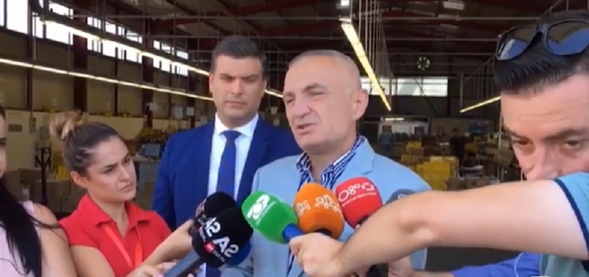 Dorëzohet Ilir Meta para Ramës, “çdekreton” sërish 13 tetorin: Jam fleksibël, nëse 13 tetorin e ka parë ters në filxhan… (zgjedhim datë tjetër) Dorëzohet Ilir Meta para Ramës, “çdekreton” sërish 13 tetorin: Jam fleksibël, nëse 13 tetorin e ka parë ters në filxhan… (zgjedhim datë tjetër)