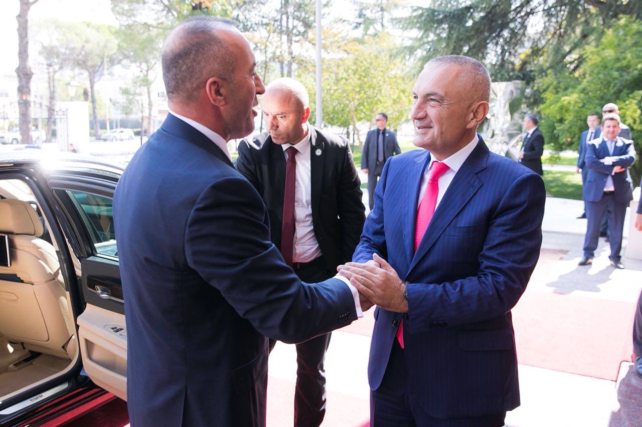 Presidenti në shkarkim Ilir Meta takon kryeministrin e dorëhequr Ramush Haradinaj Presidenti në shkarkim Ilir Meta takon kryeministrin e dorëhequr Ramush Haradinaj