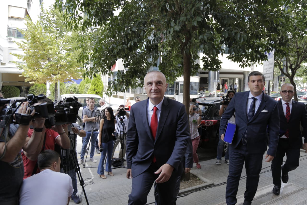 Brënda Shtatorit bie alibia e Metës! KED përzgjedh 4 kandidatët potencialë për plotësimin e vakancave në Gjykatën Kushtetuese Brënda Shtatorit bie alibia e Metës! KED përzgjedh 4 kandidatët potencialë për plotësimin e vakancave në Gjykatën Kushtetuese