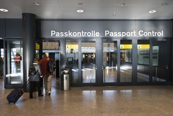 Deputeti dhe vëllai i kryeministrit u ndalua në aeroportin e Vjenës: Ja çfarë i ndodhi në fakt! Deputeti dhe vëllai i kryeministrit u ndalua në aeroportin e Vjenës: Ja çfarë i ndodhi në fakt!