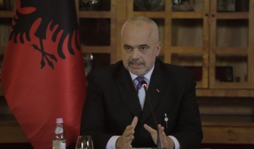 Rama “thumbon” Voltana Ademin në konferencën për shtyp me gazetarët, ja mesazhi për kryebashkiaken e Shkodrës