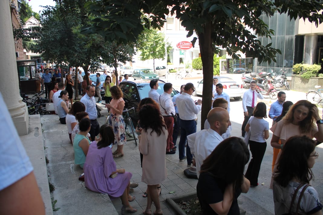 Lëkundje tërmeti në Korçë! Banorët në panik dalin nga shtëpitë pas alarmit të “Babalikes”