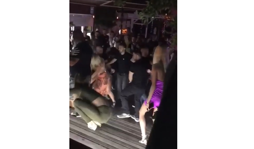 VIDEO/ Missi nga Elbasani përfshihet në një tjetër sherr të d.hunshëm në club VIDEO/ Missi nga Elbasani përfshihet në një tjetër sherr të d.hunshëm në club