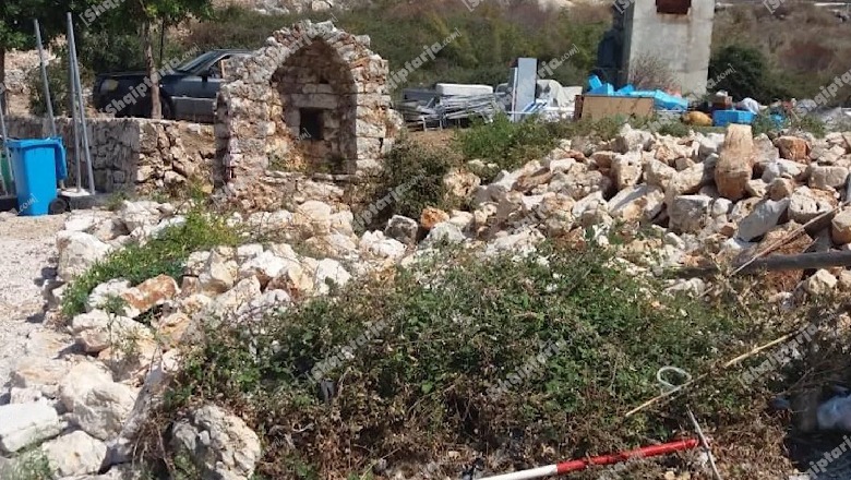 S.kandal! Lokali pa leje i Mihal Kokëdhimës, ngritur mbi themelet e kishës 800-vjeçare në Porto Palermo S.kandal! Lokali pa leje i Mihal Kokëdhimës, ngritur mbi themelet e kishës 800-vjeçare në Porto Palermo