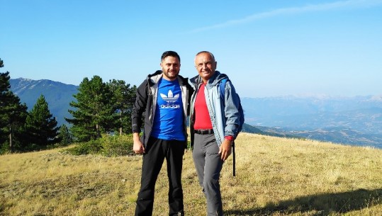 Jari njofton mbërritjen e Metës në majë të Korabit dhe jep këshilla për zbritjen Jari njofton mbërritjen e Metës në majë të Korabit dhe jep këshilla për zbritjen