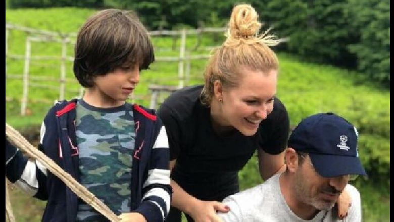 Bashkëshortja e Saimir Tahirit publikon foton e ëmbël me dy djemtë e saj (Foto) Bashkëshortja e Saimir Tahirit publikon foton e ëmbël me dy djemtë e saj (Foto)