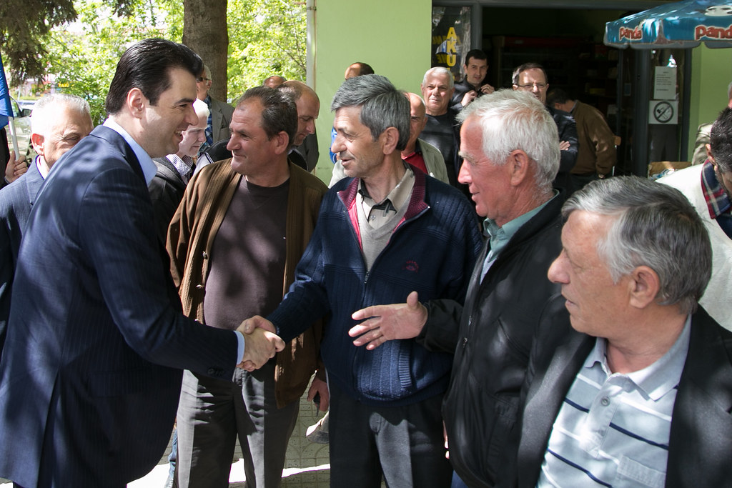 Dëshpërimisht, “fushatë” në kafene Dëshpërimisht, “fushatë” në kafene