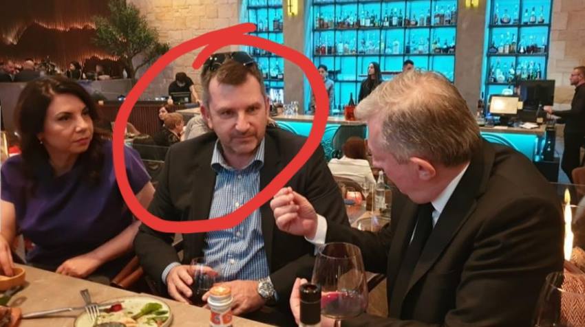 Bledi Mane nuk e kuptonte: Pse e flaknin në rrugë Andi Bushatin edhe pronarët por …edhe gratë Bledi Mane nuk e kuptonte: Pse e flaknin në rrugë Andi Bushatin edhe pronarët por …edhe gratë